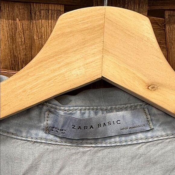 Vintage Zara Light Blue Button-Up Shirt with belt - Picture 4 of 6